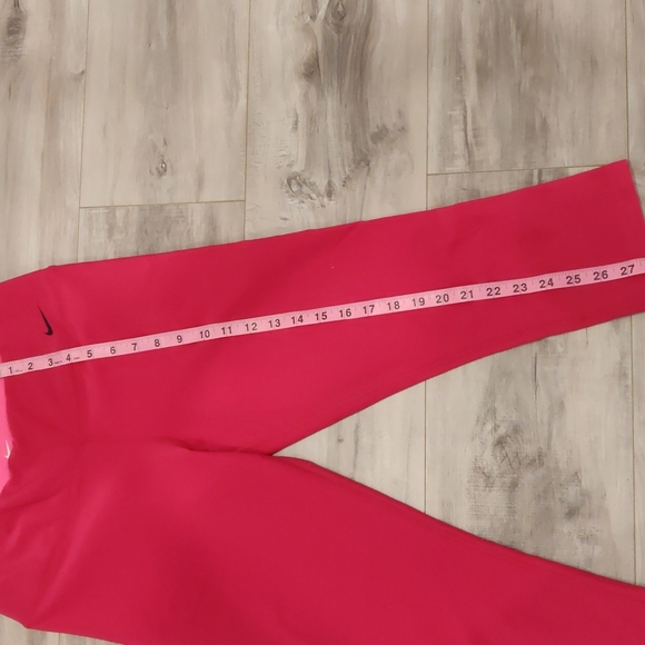 NIKE Pink Dri-Fit Capri - Picture 4 of 6